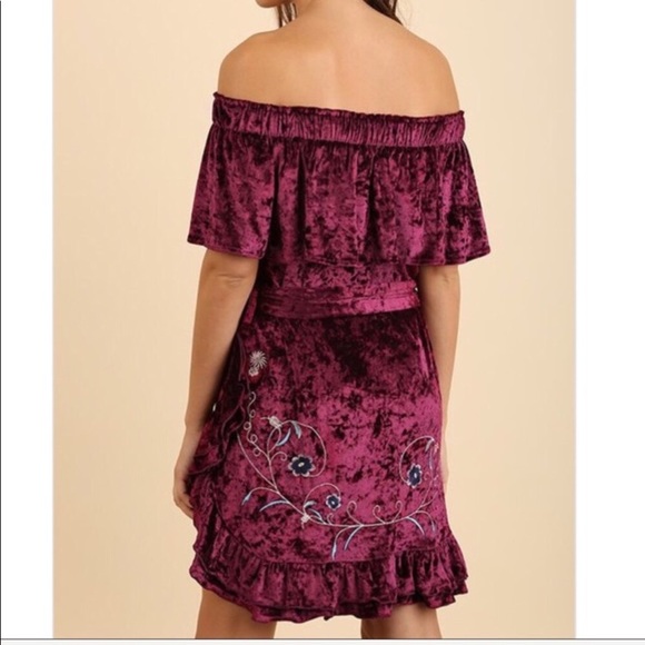 Burgundy velvet ruffle dress - Picture 3 of 3